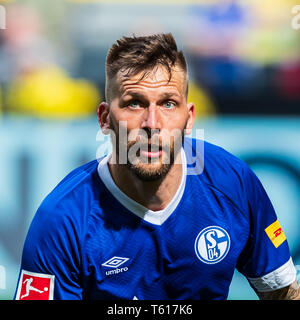 27. April 2019 Dortmund, Deutschland Fußball Bundesliga Borussia Dortmund gegen Schalke 04 Guido Burgstaller (Schalke 04) Stockfoto