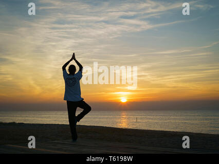 Yoga. Pineda de Mar Barcelona. Catalunya. Spanien Stockfoto