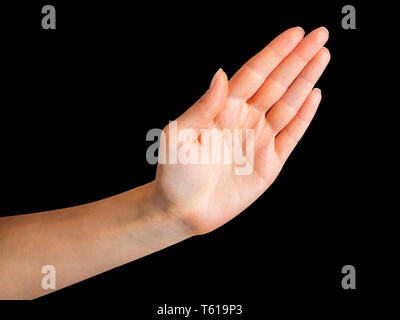 Frau, offene Hand etwas schütteln oder auf schwarzem Hintergrund. Mit Freistellungspfad isoliert. Stockfoto