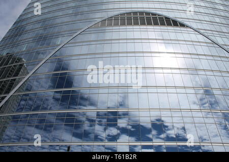 Fluss bei 444 W. Lake St, Chicago, IL, ein neues Büro Turm auf dem Chicago River Stockfoto