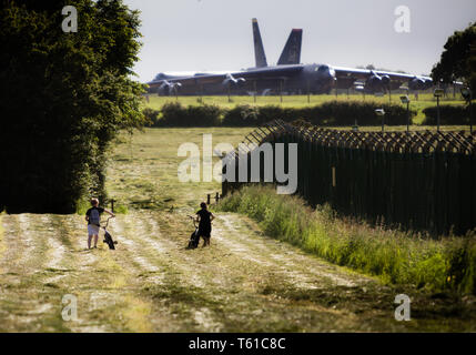 B52 ist auf die Bereitstellung von Fairford in Großbritannien. Stockfoto