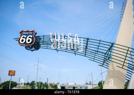 66 Zeichen auf US-Route 66 in Tulsa, Oklahoma, USA Route Stockfoto