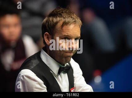 Ali Carter bei Tag neun Der2019 Betfred Weltmeisterschaft an den Tiegel, Sheffield. Stockfoto