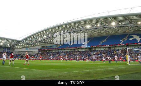 Einen allgemeinen Überblick über das Spiel, wie Arsenal bereiten Sie eine Ecke während Super der FA Frauen Liga Match an der AMEX Stadion, Brighton zu nehmen. Stockfoto