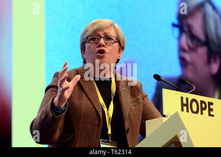 Edinburgh, Schottland, Großbritannien. 28. Apr 2019. SNP MP Joanna Cherry Adressen Frühling Konferenz der Scottish National Party im Edinburgh International Conference Centre, Kredit: Ken Jack/Alamy leben Nachrichten Stockfoto