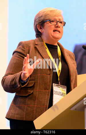 Edinburgh, Schottland, Großbritannien. 28. Apr 2019. SNP MP Joanna Cherry Adressen Frühling Konferenz der Scottish National Party im Edinburgh International Conference Centre, Kredit: Ken Jack/Alamy leben Nachrichten Stockfoto