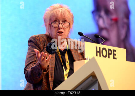 Edinburgh, Schottland, Großbritannien. 28. Apr 2019. SNP MSP Christine Grahame Adressen Frühling Konferenz der Scottish National Party im Edinburgh International Conference Centre, Kredit: Ken Jack/Alamy leben Nachrichten Stockfoto