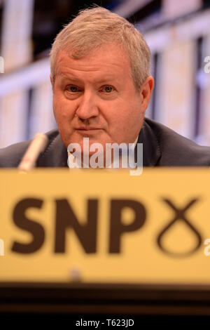 Edinburgh, Großbritannien. 28 Apr, 2019. SNP Westminster leader Ian Blackford auf der Plattform in der Frühjahrstagung die Scottish National Party im Edinburgh International Conference Centre. Credit: Ken Jack/Alamy leben Nachrichten Stockfoto