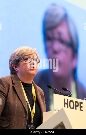 Edinburgh, Schottland, Großbritannien. 28. April 2019. Tag 2 Von dir Scottish National Party (SNP) Frühjahrstagung der EICC (Edinburgh International Conference Centre) in Edinburgh stattfindet. Abgebildet; Joanna Cherry MP ihre Adresse, den Delegierten auf der Konferenz Credit: Iain Masterton/Alamy leben Nachrichten Stockfoto