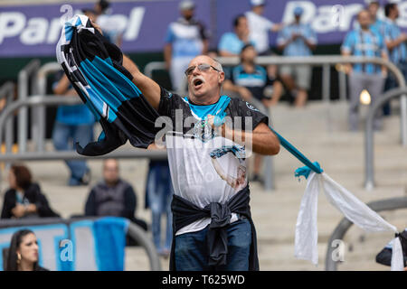 Porto Alegre, Brasilien. 28 Apr, 2019. Brasilianische A, Gremio x Santos-Torcida do Gremio im Spiel gegen Santos an der Arena tun Gremio für die brasilianische Meisterschaft ein 2019. Foto: jeferson Guareze/AGIF AGIF/Alamy Credit: Live-Nachrichten Stockfoto