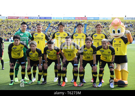 Chiba, Japan. 28 Apr, 2019. Kashiwa Reysol Team Gruppe Line-Up Fußball: 2019 J2Liga Match zwischen Kashiwa Reysol 0-0 Yokohama FC an den SANKYO FRONTIER Kashiwa Stadion in Chiba, Japan. Credit: Jun Tsukida/LBA SPORT/Alamy leben Nachrichten Stockfoto