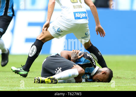 Porto Alegre, Brasilien. 28 Apr, 2019. Brasilianische A, Gremio x Santos - Jean Pyerre tun Gremio beim Spiel gegen Santos an der Arena tun Gremio für die brasilianische Meisterschaft ein 2019. Foto: Pedro H. Tesch/AGIF AGIF/Alamy Credit: Live-Nachrichten Stockfoto