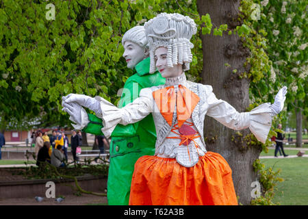 Stratford-upon-Avon, Großbritannien. 28. April 2019. Die Georgier, Engländer. Der letzte Tag der U K 2. lebende Statue Wettbewerb in Bancroft Gärten, die über das Wochenende gehalten worden ist, als Teil des Shakespeare 455th Geburtstag feiern eine einzigartige Veranstaltung einige der besten Künstler. Credit: Keith J Smith./Alamy leben Nachrichten Stockfoto