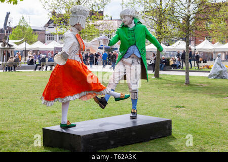 Stratford-upon-Avon, Großbritannien. 28. April 2019. Die Georgier, Engländer. Der letzte Tag der U K 2. lebende Statue Wettbewerb in Bancroft Gärten, die über das Wochenende gehalten worden ist, als Teil des Shakespeare 455th Geburtstag feiern eine einzigartige Veranstaltung einige der besten Künstler. Credit: Keith J Smith./Alamy leben Nachrichten Stockfoto