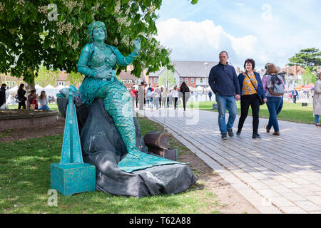 Stratford-upon-Avon, Großbritannien. 28. April 2019. Treibgut, Engländer. Der letzte Tag der U K 2. lebende Statue Wettbewerb in Bancroft Gärten, die über das Wochenende gehalten worden ist, als Teil des Shakespeare 455th Geburtstag feiern eine einzigartige Veranstaltung einige der besten Künstler. Credit: Keith J Smith./Alamy leben Nachrichten Stockfoto