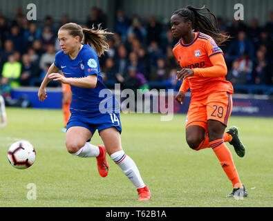 London, Großbritannien. 28 Apr, 2019. London, Großbritannien - 28 April: Chelsea Ladies Fran Kirby während der Women's Champions League Halbfinale 2 Bein zwischen Chelsea FC Frauen und Lyon FŽminines im Cherry Red Records Stadium, Kingsmeadow, England am 28. Apr 2019. Credit: Aktion Foto Sport/Alamy leben Nachrichten Stockfoto