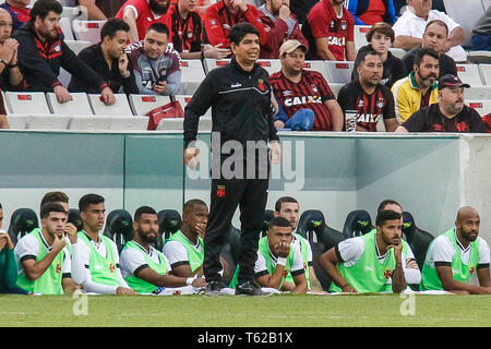 Curitiba, Brasilien. 28 Apr, 2019. PR - Curitiba - 04/28/2019 - Brasilien eine 2019, Atlético PR x Vasco - Marcos Valadares Vasco Trainer während eines Spiel gegen Atlético-PR bei Arena da baixada Stadium für die brasilianische Meisterschaft ein 2019. Foto: Gabriel Machado/AGIF AGIF/Alamy Credit: Live-Nachrichten Stockfoto