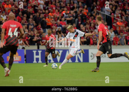 Curitiba, Brasilien. 28 Apr, 2019. Maxi López während Atlético x Vasco. Gleiches gilt für die erste Runde der brasilianischen Meisterschaft 2019. Arena da baixada. Curitiba, PR. Credit: Reinaldo Reginato/FotoArena/Alamy leben Nachrichten Stockfoto