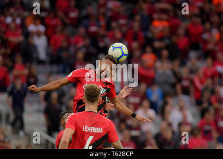 Curitiba, Brasilien. 28 Apr, 2019. Renan Lodi während Atlético gegen Vasco. Gleiches gilt für die erste Runde der brasilianischen Meisterschaft 2019. Arena da baixada. Curitiba, PR. Credit: Reinaldo Reginato/FotoArena/Alamy leben Nachrichten Stockfoto