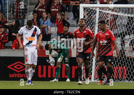 Curitiba, Brasilien. 28 Apr, 2019. PR - Curitiba - 04/28/2019 - Brasilien eine 2019, Atlético PR x Vasco - Vasco player bedauert Niederlage am Ende des Spiel gegen Atlético-PR bei Arena da baixada Stadium für die brasilianische Meisterschaft ein 2019. Foto: Gabriel Machado/AGIF AGIF/Alamy Credit: Live-Nachrichten Stockfoto