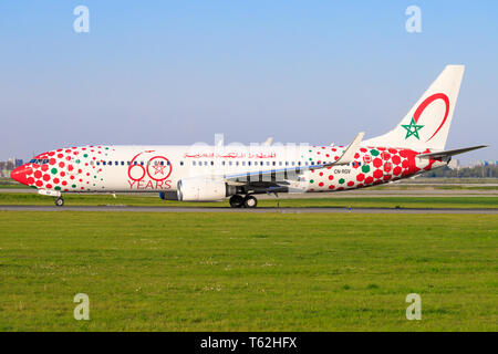 Amsterdam/Niederlande Mai 01, 2019: Boeing 737 form Air Maroc auf dem Amsterdamer Flughafen Stockfoto