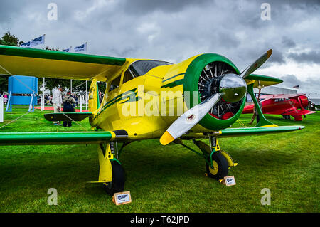 Ein 1937 Beech D 17 S-Staggerwing auf Static Display in Goodwood Revival 2017 Stockfoto