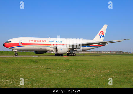 Amsterdam/Niederlande Mai 26, 2019: China Cargo Boeing 777 der letzte Flug am Flughafen Amsterdam. Stockfoto