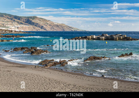 Windigen Tag am Meer, die Küste und Strand von Los Cancajos, La Palma, Spanien. Stockfoto