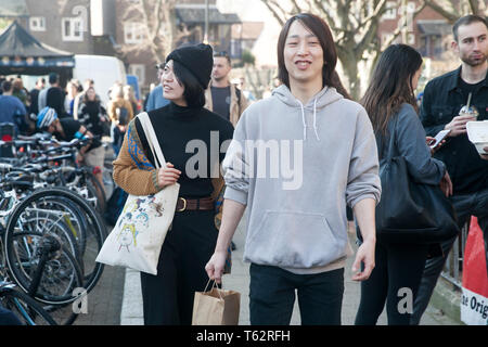 LONDON, Großbritannien - 17 April, 2019 Leute an der East London Stockfoto