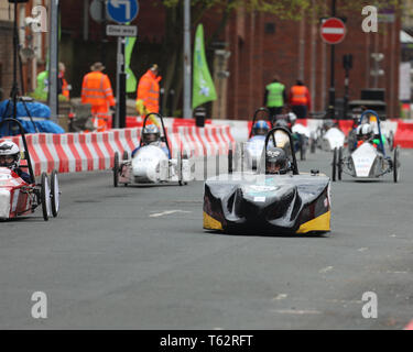 Greenpower Electric Car Racing zu Kingston upon Hull Straßen für die erste Straße Electric Car Rennen in Großbritannien am 28. April 2019 kommen Stockfoto