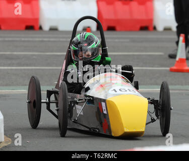 Greenpower Electric Car Racing zu Kingston upon Hull Straßen für die erste Straße Electric Car Rennen in Großbritannien am 28. April 2019 kommen Stockfoto