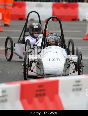 Greenpower Electric Car Racing zu Kingston upon Hull Straßen für die erste Straße Electric Car Rennen in Großbritannien am 28. April 2019 kommen Stockfoto