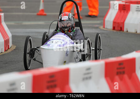 Greenpower Electric Car Racing zu Kingston upon Hull Straßen für die erste Straße Electric Car Rennen in Großbritannien am 28. April 2019 kommen Stockfoto