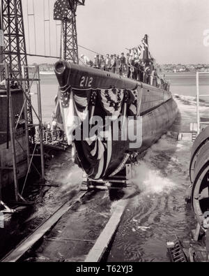 1940 EINFÜHRUNG VON U-Boot USS GATO SS-212 15 AUGUST 1941 BEI ELECTRIC BOAT COMPANY gewann 13 SCHLACHT STERNE während WW 2 GROTON CT USA-n 198 HAR 001 HARS DER BERUFE UNIFORMEN GEWANN FIRMA STILVOLLE WELTKRIEG 2 diesel-elektrischen 13 GROTON USS 1941 SCHWARZ UND WEISS CONNECTICUT CT WÄHREND HAR 001 EINLEITUNG ALTMODISCH Stockfoto