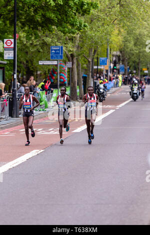 28. April 2019 - Frauen Elite London Marathon Athleten Stockfoto