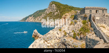 Castello Doria von Portovenere an der Küste des Nationalparks Cinque Terre, Ligurien, Nordwestitalien Stockfoto