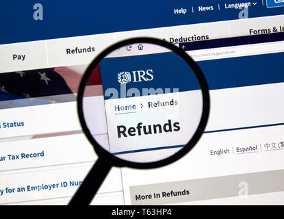 MONTREAL, KANADA - 24 April 2019: IRS Erstattungen USA Regierung home page unter der Lupe. IRS.com ist eine offizielle Website der Finanzbehörde S Stockfoto
