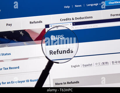 MONTREAL, KANADA - 24 April 2019: IRS Erstattungen USA Regierung home page unter der Lupe. IRS.com ist eine offizielle Website der Finanzbehörde S Stockfoto