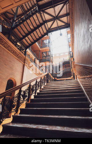 Im Inneren ikonischen Bradbury Building, Teil von Blade Runner film Locations, in der Innenstadt von Los Angeles, Kalifornien, USA Stockfoto