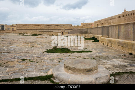 Panoramaaussicht auf Wänden und bvuildings von Fort St. Elmo. Valletta (Valetta), Malta, Europa. Stockfoto