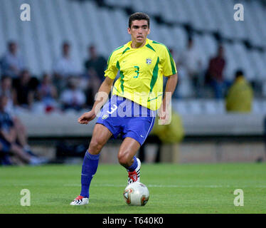 Stade de Gerland Lyon Frankreich, 21.06.2003, Fussball: FIFA Confederations Cup, Brasil (gelb) vs USA (weiss) 1:0 - - - Lucio (BRA) Stockfoto