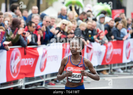 London, Großbritannien. 28. April 2019 Virgin Money London Marathon, Frauen € Elite Rennen, Brigid Kosgei. Quelle: A.Bennett Stockfoto