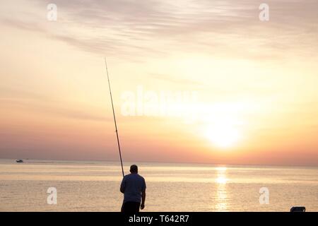 Angeln an der Küste von Kuwait Stockfoto