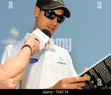 Talladega, AL, USA. 28 Apr, 2019. Joey Logano, Autogramme vor dem Geico 500 bei Talladega Super Speedway in Talladega, AL. Kevin Langley/Sport Süd Media/CSM/Alamy leben Nachrichten Stockfoto