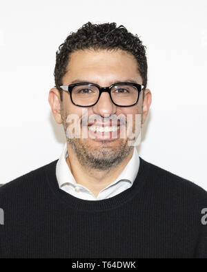 New York, NY, USA. 28 Apr, 2019. SAM ESMAIL im Tribeca Film Festival roter Teppich Ankünften für Tribeca Gespräche -'' ein Abschied von Herrn Roboter'' der ''Spring Studio - Das Marriott Bonvoy grenzenlos Theater von Chase'' in New York City am 28. April 2019 Credit: Michael Brochstein/ZUMA Draht/Alamy leben Nachrichten Stockfoto