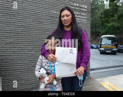 Hong Kong, Hong Kong SAR, China. 18 Mär, 2019. HONG KONG, Hong Kong SAR, China. 18. März 2019. Vanessa Mae Rodel visits Castle Peak Immigration Centre für die letzte Zeit. Nach ihrer Annahme zu Kanada als Flüchtling, Vanessa besucht CIC zum letzten Mal ihre Ausfahrt Tag zu arrangieren. Vanessa ist einer der Snowden Schutzengel, sah nach Edward Snowden, als er in ein Versteck in Hongkong ging nach der Offenbarung der eigenen Regierung überwachung. Credit: Jayne Russell/ZUMA Draht/Alamy leben Nachrichten Stockfoto