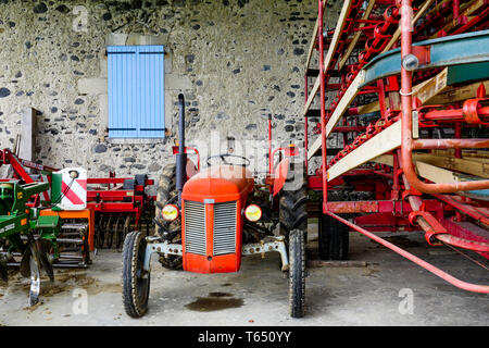 Landwirtschaftliche Geräte, Chomerac, Ardèche, Frankreich, Stockfoto