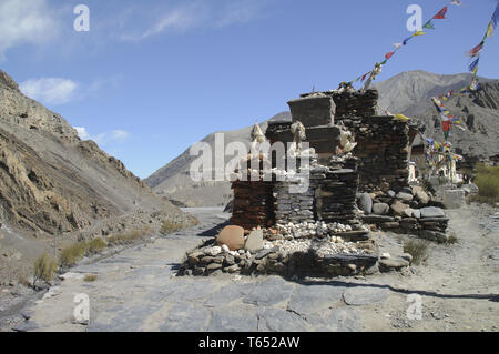 Stupa, Choerten im Bergdorf Kagbeni, Mustang Stockfoto