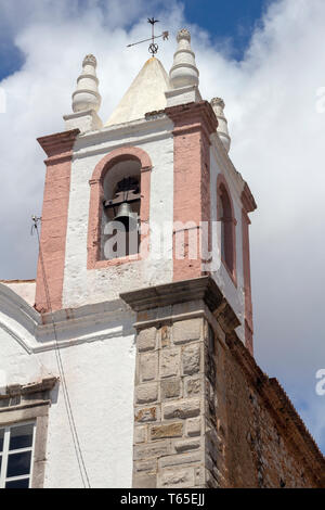 Glockenturm der Kirche Saint Paul, Tavira, Portugal Stockfoto