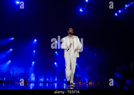 Turin, Italien. 28 Apr, 2019. Italienischen Songwriter, der Gewinner der X-Faktor, Marco Mengoni, führt live in Turin. Credit: Daniele Baldi/Pacific Press/Alamy leben Nachrichten Stockfoto